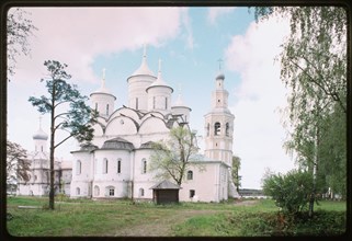 Savior-Prilutskii Monastery, Cathedral of the Savior (1537-42), east view, with bell tower and Refectory Church of the Presentation (1545-49), Vologda, Russia 1995.