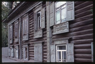 Log house, Cheliuskintsy Street #42 (mid-19th century), Tiumen', Russia 1999.