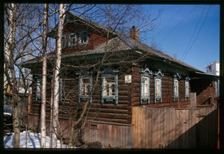 Log house, Krasnoarmeiskii Street (late 19th century), Arkhangel'sk, Russia; 2000