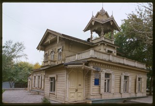 Log house (1915), Omsk, Russia 1999.