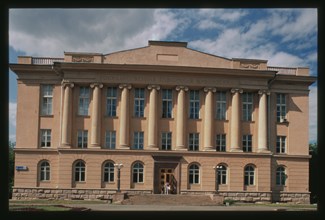 Regional Public Library (1953-63), Cheliabinsk, Russia; 2003