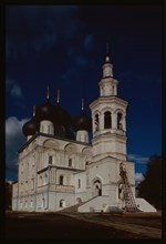 Church of St. Nicholas in Vladychnaia sloboda (1669), northwest view, Vologda, Russia 1998.