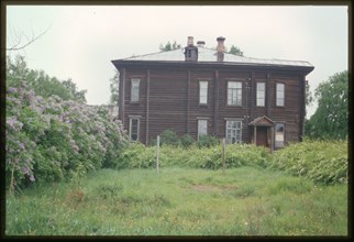 Log grade school (left bank), (early 20th century), Ustiuzhna, Russia; 2001