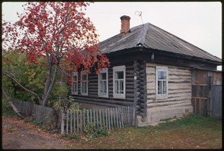 Log house (around 1900), Baturino village, Russia; 1999