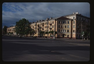 Apartment building (Peace Prospect 8), (1952), Komsomol'sk-na-Amure, Russia; 2002