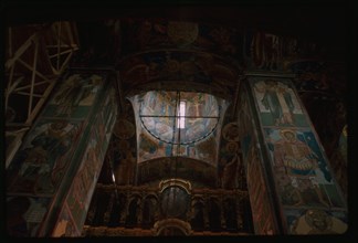 Church of Elijah the Prophet (1647-50), interior, view east, with upper part of icon screen and frescoes (1680-81), Yaroslavl', Russia; 1994