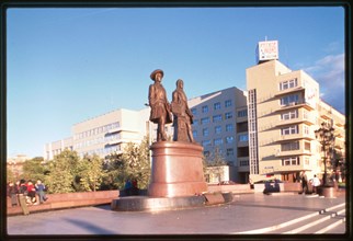 Monument to city founders, Vasilii Tatishchev and Vasilii Gennin, on Labor Square, Ekaterinburg, Russia 1999.