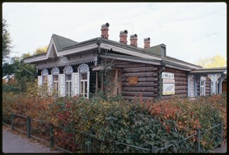 Log house, 1905 Street #1 (about 1900), Novosibirsk, Russia 1999.