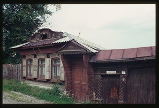 Log house (Soviet Street #49), (late 19th century), Kyshtym, Russia; 2003