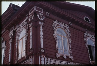 Kalinin house (early 20th century), facade decoration, Belozersk, Russia; 1998