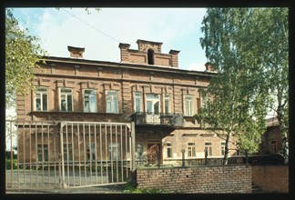 High School, Petrovskaia Street (1908), Zlatoust, Russia; 2003
