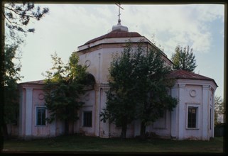 Church of the Resurrection (1814-25), east facade, Nerchinsk, Russia; 2000