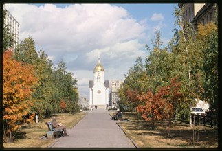 Red Prospekt, with Chapel of St. Nicholas (1999), west view, Novosibirsk, Russia 1999.