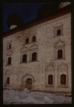 Church of the Annuciation (1692), south facade, with limestone decorative carving, Kargopol', Russia 1998.
