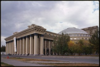 Theater of Opera and Ballet (1931-45; 1956), Novosibirsk, Russia 1999.