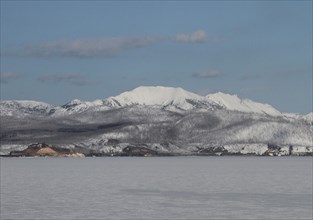 Avalanche and Hoyt Peaks above Yellowstone Lake in Yellowstone National Park; Date: 24 April 2013