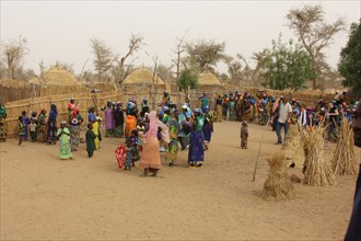 Niger - Women and children in traditional attire in Niger, possibly Maradi or Zinder (May 2015)