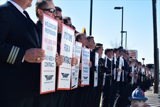 Southwest Airlines Pilots  upset over having no contract protest outside Love Field in Dallas, TX, USA (February 3,2016)