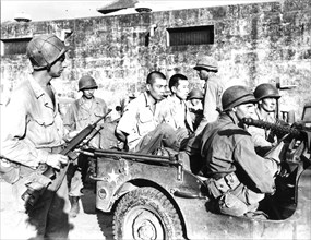 Japanese troops captured by American troops, 1945