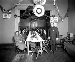 1925 Volunteers of America Chrsitmas party and dinner