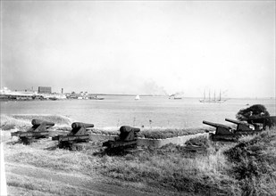 Cannons at Fort McHenry ca. 1914