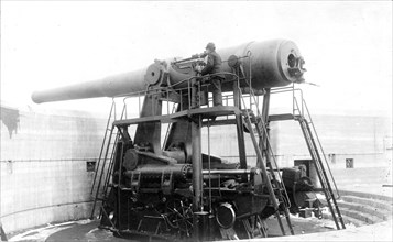 General view left side with gun in firing position
