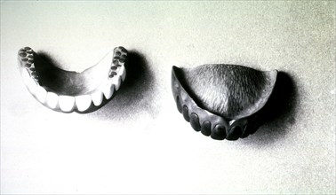 Japanese wooden dentures