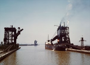 Loading a freighter with coal