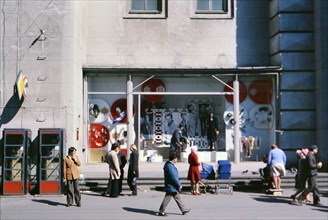 Moscow street scene and window display ca. May 1978