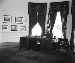 President Roosevelt Franklin in Executive office