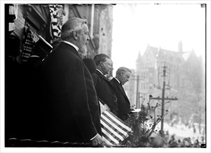 Theodore Roosevelt overlooking street