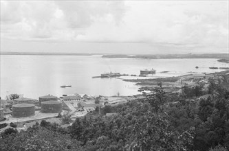 March 1948 - Balikpapan; overview of the oil port - Location: Balikpapan, Borneo, Indonesia, Kalimantan