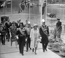 State visit by King Olav of Norway to the Netherlands with Queen Juliana and Prince Bernhard in Amsterdam, Noord-Holland ca. September 9, 1964