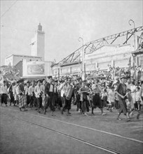 A flower parade and a folkloric parade were held in Soerabaia; Date August 31, 1948 Location Indonesia, Dutch East Indies, Surabaya
