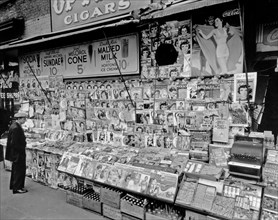 1930s New York City - Newsstand, 32nd Street and Third Avenue, Manhattan ca. 1935