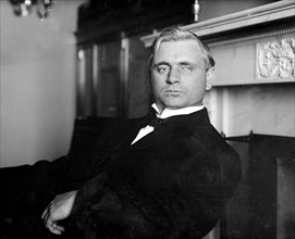 Senator Thomas Gore seated 1910