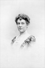 Sarah (Sally) Anderson Frémont, wife of Admiral John Charles Frémont, Jr., head-and-shoulders portrait, facing left 1910