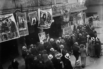 Ballyhoo artist at work at Coney Island ca. 1910-1915