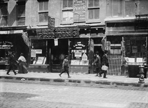 Street scene in Chinatown, New York City ca. 1910-1915
