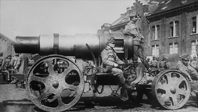 The barrel segment of a Skoda 305 mm Model 1911 howitzer gun ca. 1914-1915