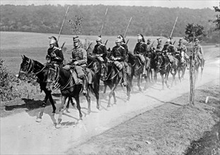 French dragoon and chasseur soldiers at the beginning of World War One ca. 1914-1915
