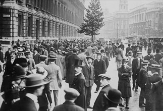 Crowd of people in Whitehall Street, near the corner Downing Street, London, England, during World War I ca. 1914