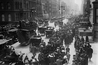 Traffic on Fifth Avenue in New York City ca. 1911