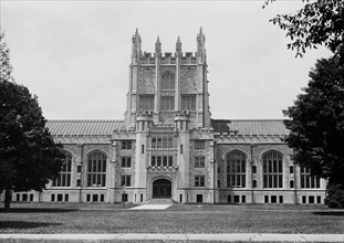 Library Building on the Vassar College campus ca. 1910-1929