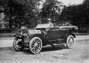 George Grantham Bain, head of the Bain News Service, driving a Stutz passenger car ca. 1910-1915