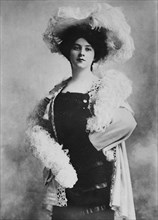 Anna Fitziu, American soprano ca. 1910-1915
