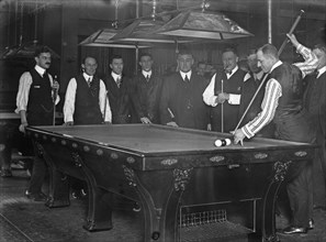 Pool players -- Oppenheimer, Poggenburg, Kurtz, Milburn, and Meyer ca. 1910-1915