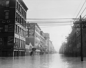 Flooded warehouses near downtown Cincinnati, Ohio ca. 1913