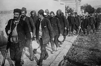 Turkish prisoners, probably during the First Balkan War, 1912-1913