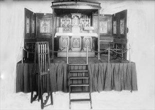 A vehicle called the Motor Chapel (a mobile chapel) used for worship services ca. 1910-1915